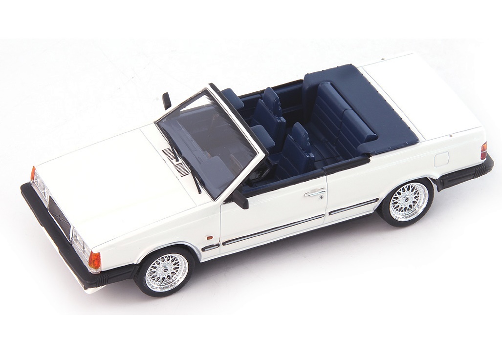 AUTOCULT 1:43 Volvo 760 GLE Mellberg (SWE 1985) (white) ATC60134