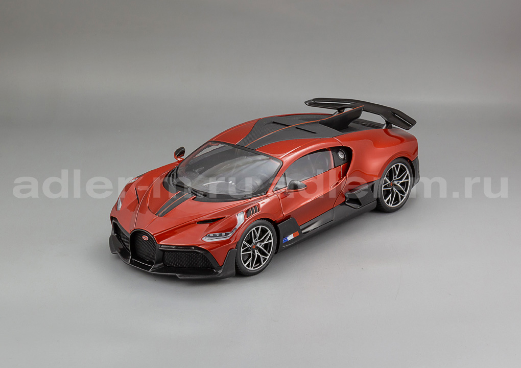 BBURAGO 1:18 Bugatti Divo - 2018 (red / carbon) BU11045R