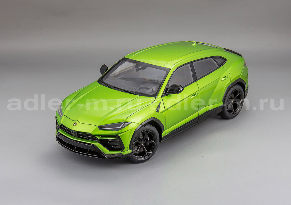 AUTOART 1:18 Lamborghini Urus (pearl green) 79169