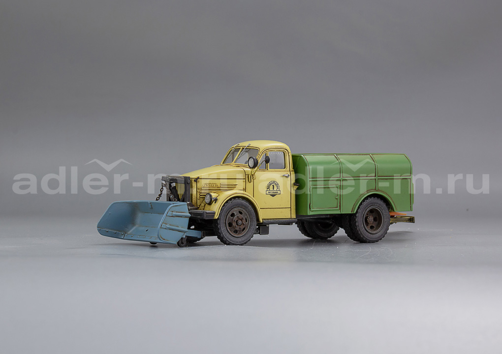 САРЛАБ 1:43 ПД-4М на шасси Горький 51, с совком для уборки снега (бежевый/зелёный, со следами экспл.) SL-237-4-1