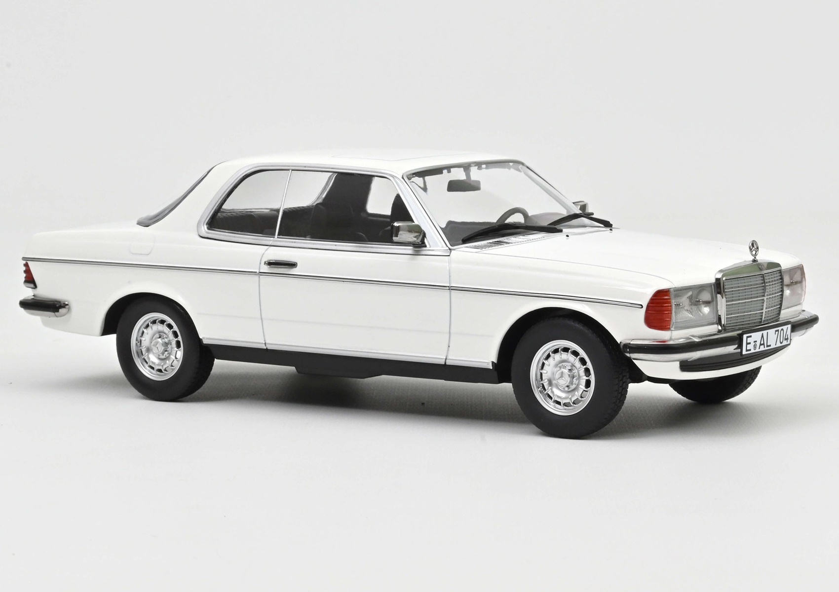 NOREV 1:18 Mercedes-Benz 280CE (C123) - 1980 (Classic White) 183986
