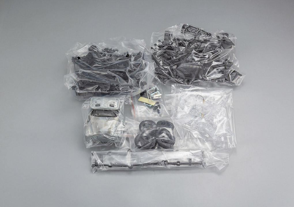 DIP MODELS 1:43 Набор деталей для сборки грузовика "130" шасси без кузова. С боксом. 513000
