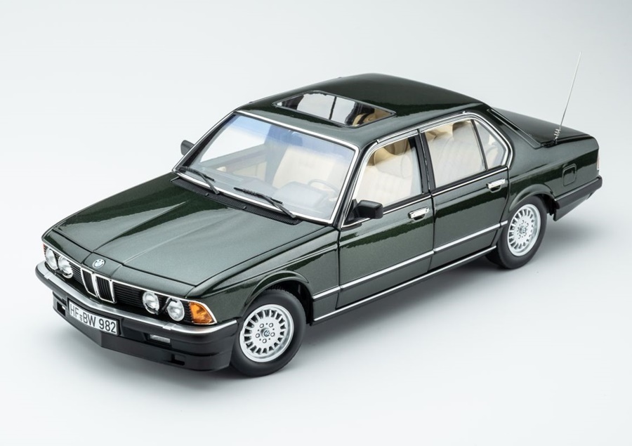 TOURING 1:18 BMW 745i E23 - 1984 (achat green met.) 18023001