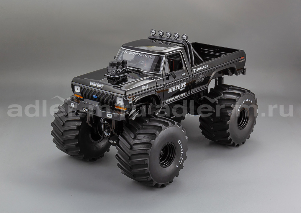 GREENLIGHT 1:18 Ford F-250 Monster Truck with 66-Inch Tires *Black Bandit Edition* - 1974 13650