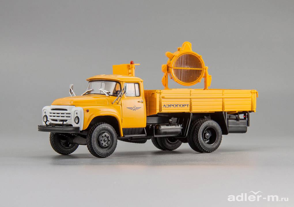 АВТОИСТОРИЯ 1:43 Московский автомобиль 130, АПМ-90 прожектор 101371