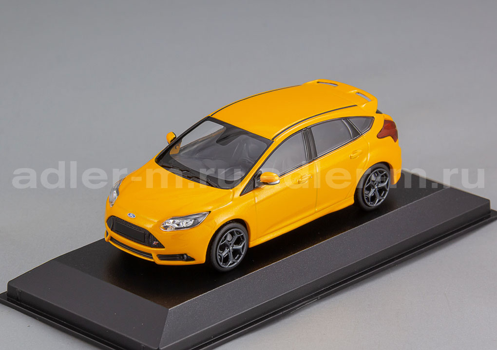 MINICHAMPS (MAXICHAMPS) 1:43 Ford Focus ST - 2011 (orange metallic) 940081901