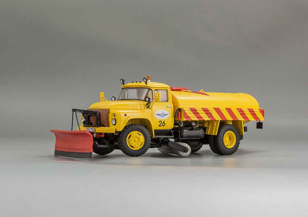 DIP MODELS 1:43 Автомобиль Поливомоечный «ПМ-130Б» - Томск Аэропорт «Богашево» 1982 г. (желтый) 113067