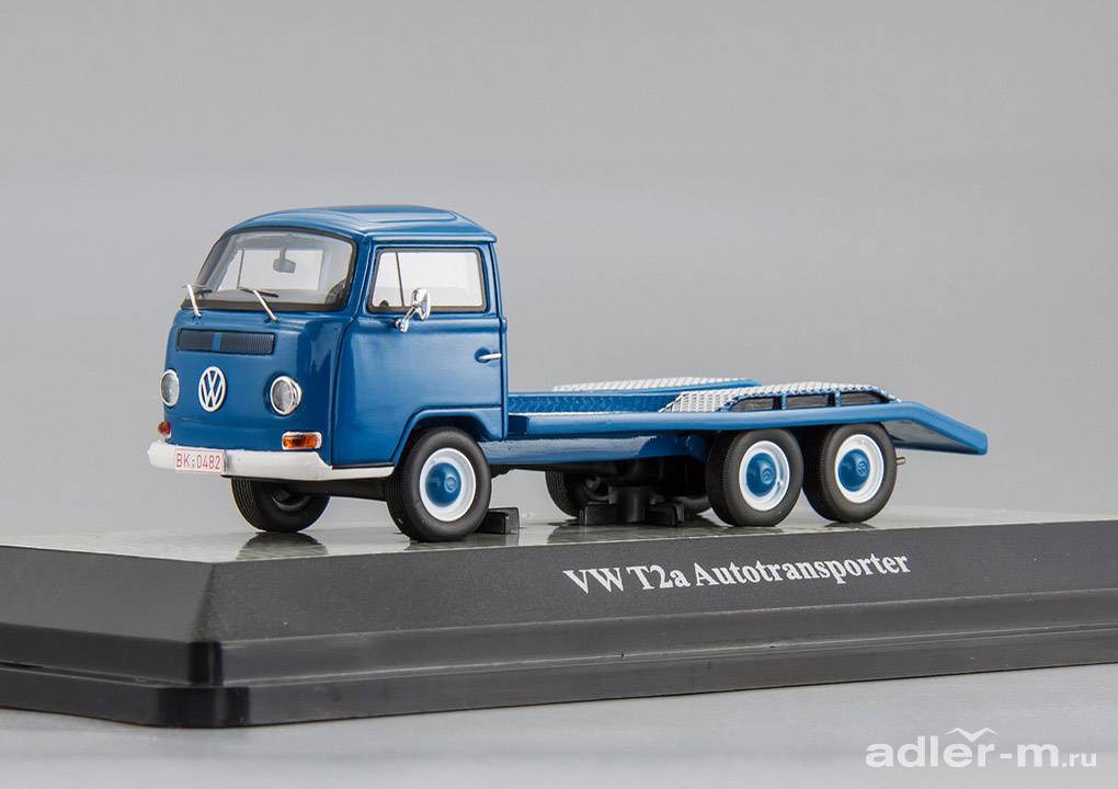 PREMIUM CLASSIXXS 1:43 Volkswagen T2a Autotransporter (blue) PCL18410