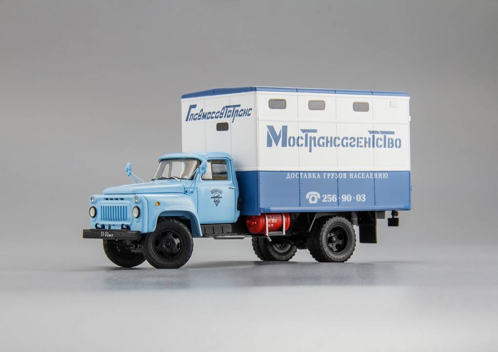 DIP MODELS 1:43 Горьковский автомобиль фургон для перевозки мебели ГЗСА-893АБ 1978г. 105219