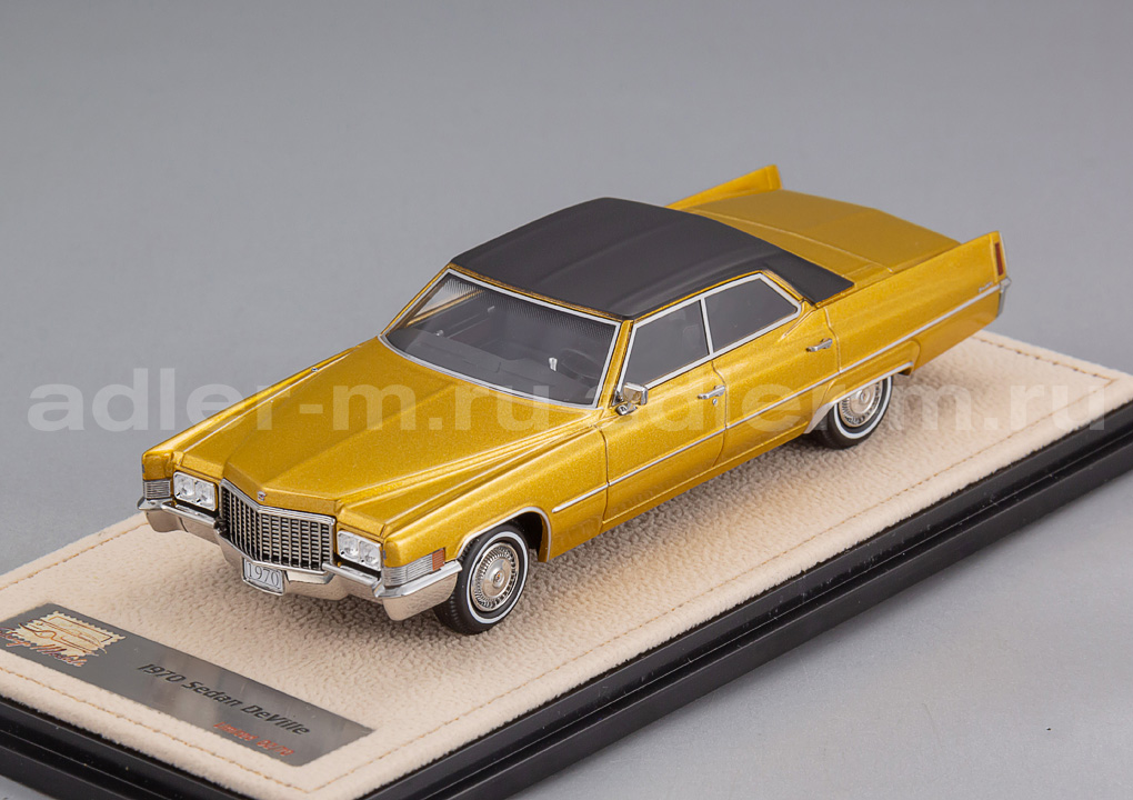 GLM + STAMP MODELS 1:43 Cadillac Sedan de Ville - 1970 (Regency Bronze Firemist) STM70504