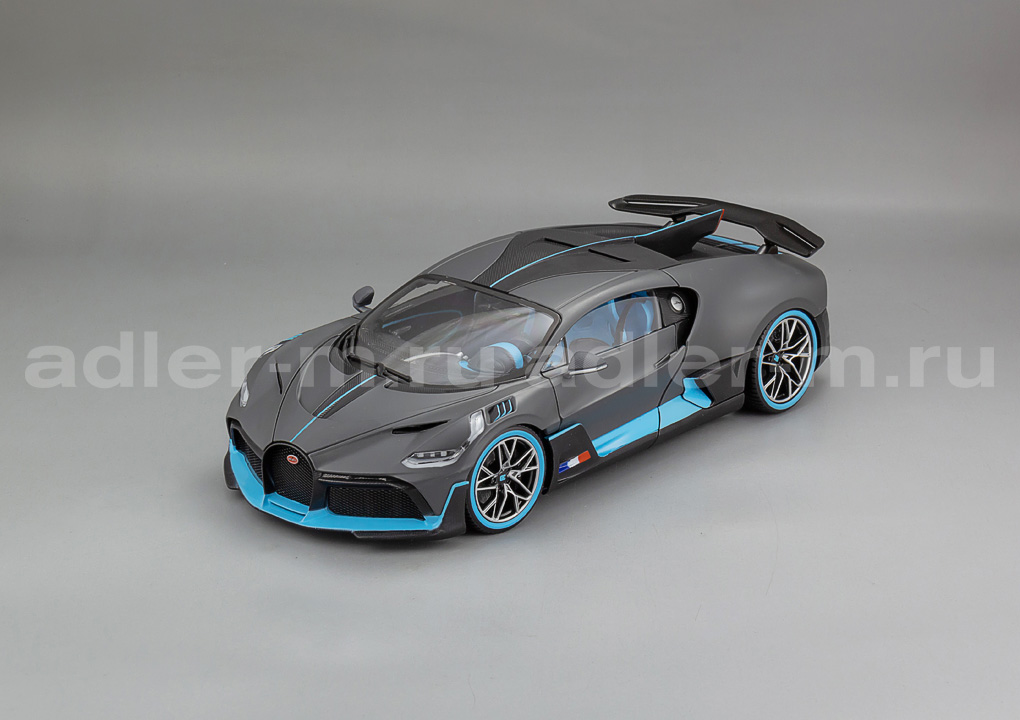 BBURAGO 1:18 Bugatti Divo - 2018 (matt grey / light blue) BU11045Z