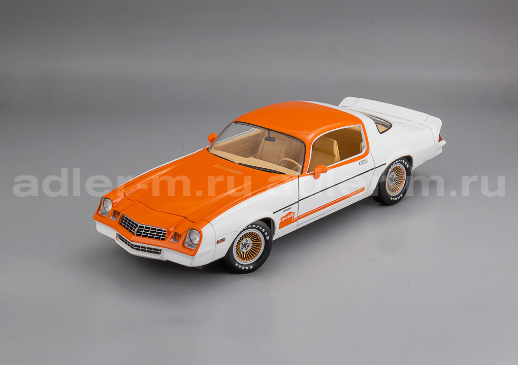 GREENLIGHT 1:18 Chevrolet Camaro Cascade Edition - 1979 (white / orange) 13657