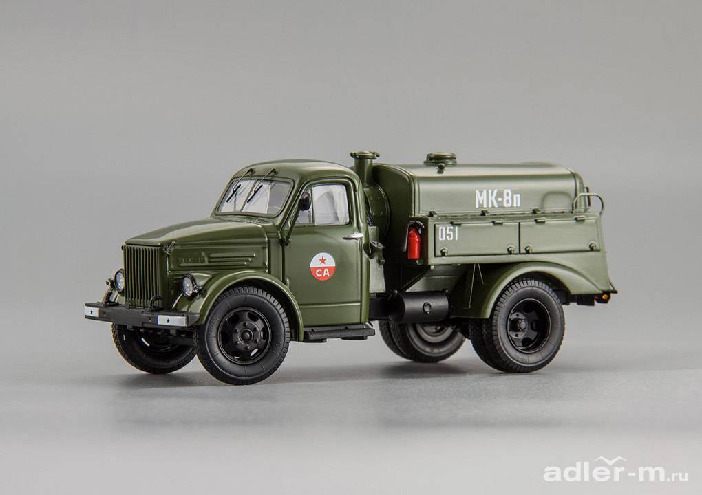 DIP MODELS 1:43 Горьковский автомобиль МЗ-51М "ГСВГ" 1965 г. 105113