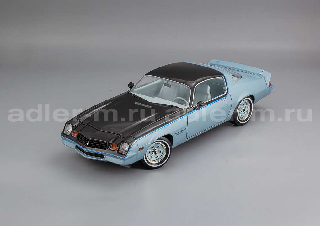 GREENLIGHT 1:18 Chevrolet Camaro Rally Sport - 1978 (light blue / black) 13664