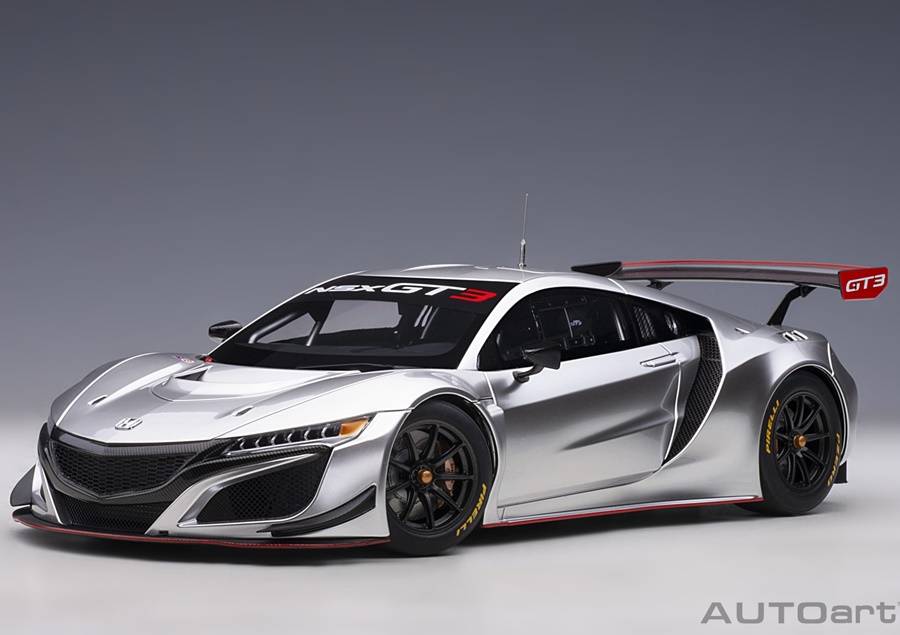 AUTOART 1:18 Honda NSX GT3 2018 (hyper silver) 81897