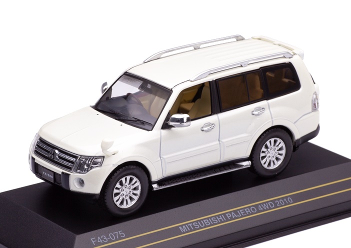 FIRST 43 1:43 Mitsubishi Pajero 4WD - 2010 (white metallic) F43-075