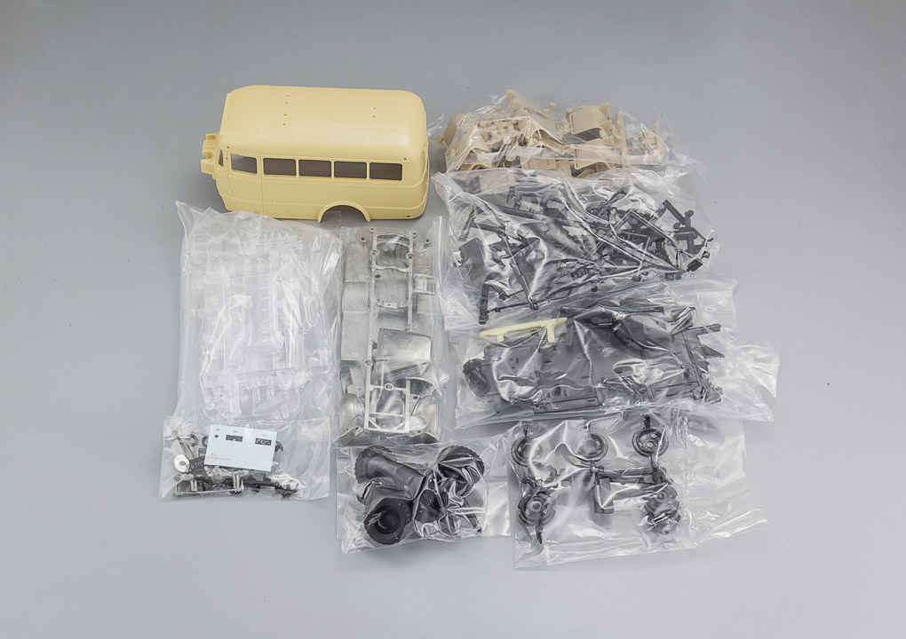 DIP MODELS 1:43 Набор деталей для сборки модели Автобуса Курганского Завода-651, с боксом 565102
