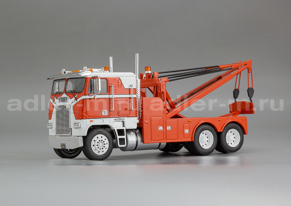 IXO 1:43 Freightliner FLA - 1987 (red/white) U43TTR002