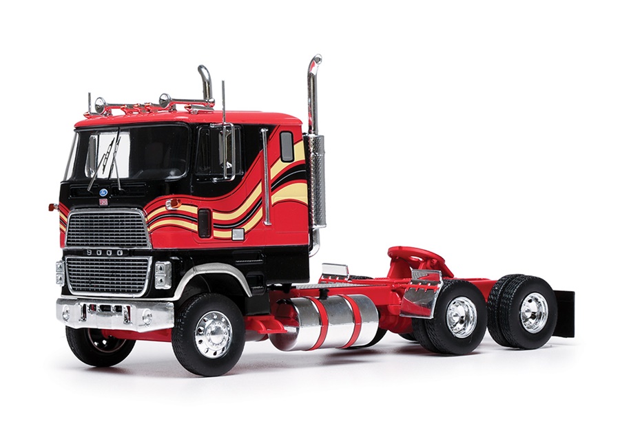 IXO 1:43 Ford CL 9000 - 1976 (red) U43TR003