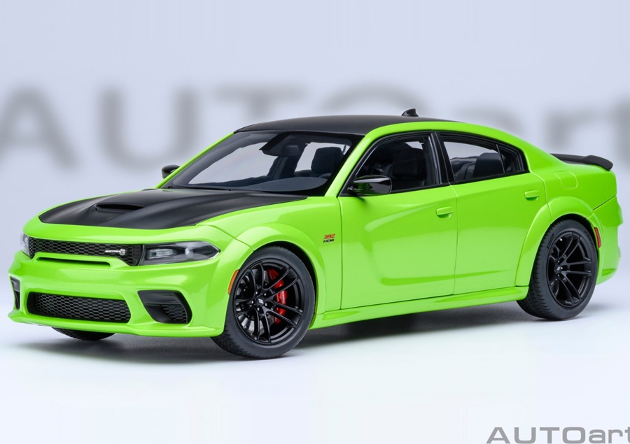 AUTOART 1:18 Dodge Charger Scat Pack Widebody (sublime) 71758
