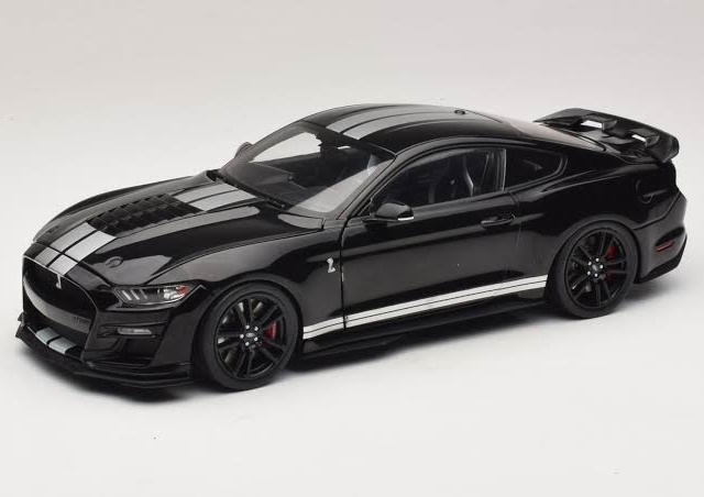 IXO 1:18 Ford Mustang Shelby GT500 - 2022 (black / silver) U18RDC002