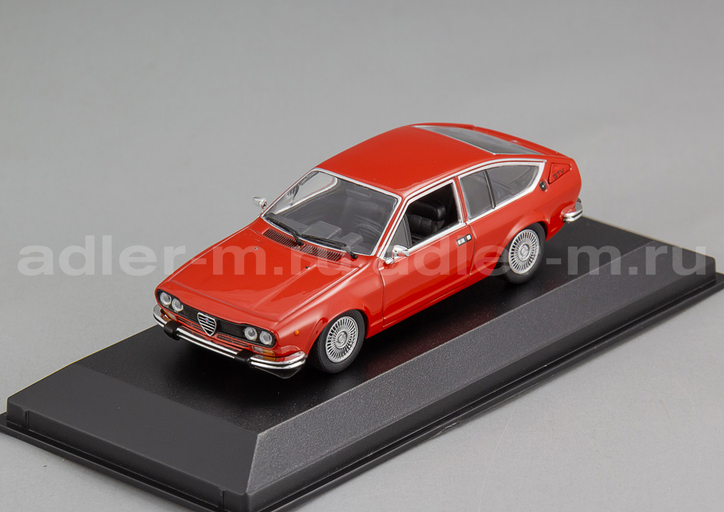 MINICHAMPS (MAXICHAMPS) 1:43 Alfa Romeo Alfetta GTV - 1976 (red) 940120120