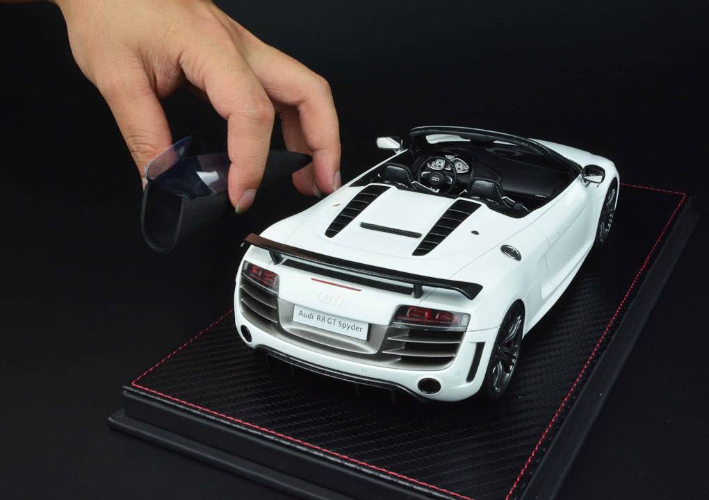 FRONTIART  1:18 Audi R8 GT Spyder (white) F036-02