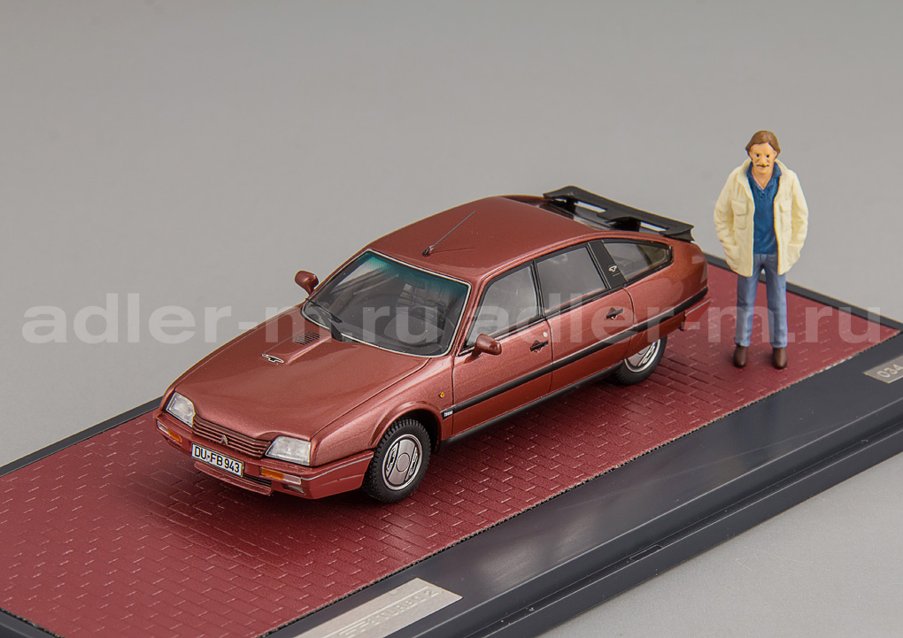 MATRIX 1:43 Citroen CX GTi Turbo 2 с фигуркой Horst Schimanski из т/с « Место преступления» - 1986 (maroon) MX40304-112