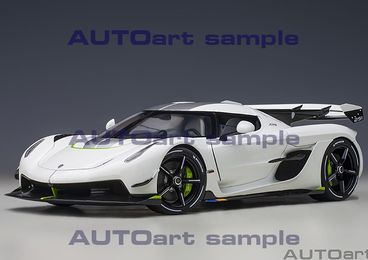 AUTOART 1:18 Koenigsegg Jesko (crystal white) 79041