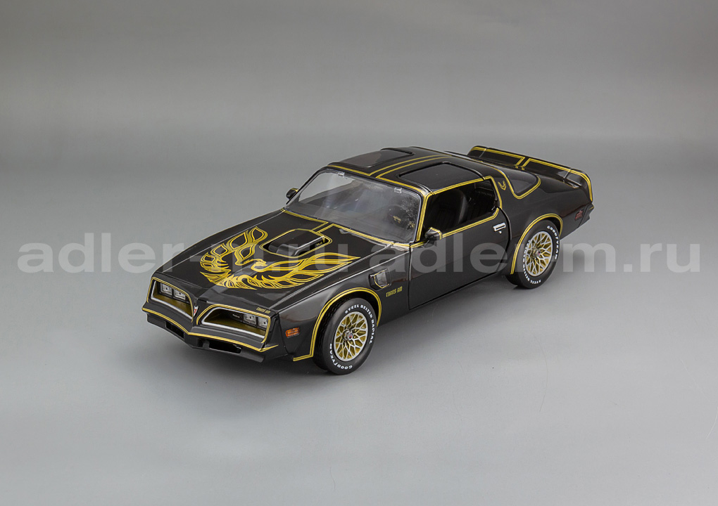 GREENLIGHT 1:18 Pontiac Firebird Trans Am - 1977 (Smokey and the Bandit I Look-a-Like no Movie car Packaging) 19098