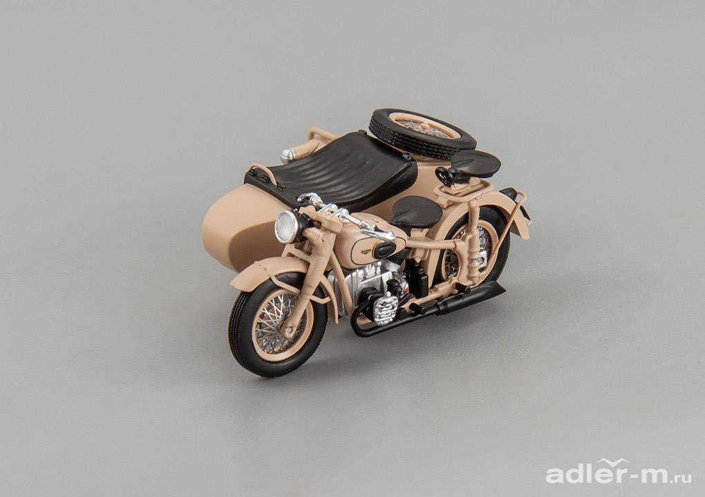 DIP MODELS 1:43 ММЗ/ИМЗ М-72 1955 г. с коляской 307206