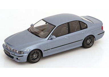 BMW 1:18 BMW M5 E39 - 1998 (silverstone-blue met.) KKDC181622