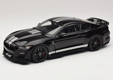 Ford 1:18 Ford Mustang Shelby GT500 - 2022 (black / silver) U18RDC002