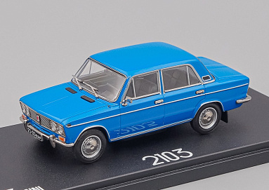 Советский автомобиль 1:43 Советский автомобиль 2103 (1975-1984) (голубой) EVRM0343-06