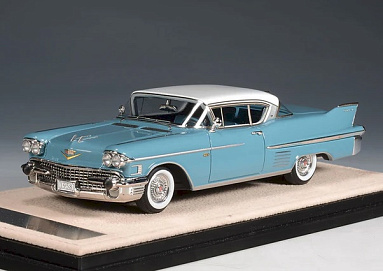 Cadillac 1:43 Cadillac Coupe Deville - 1958 (Somerset Blue with Alpine White) STM58605