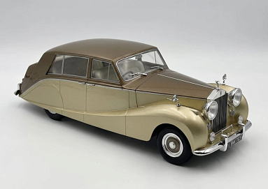 Rolls-Royce 1:18 Rolls-Royce Silver Wraith Empress by Hooper - 1956 (brown / gold) MCG18000