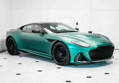 Aston Martin 1:18 Aston Martin DBS 770 Ultimate (Aston Martin racing green) 70237