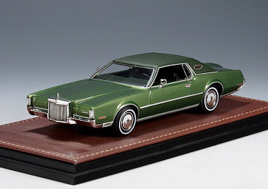 Lincoln 1:43 Lincoln Continental Continental Mark IV - 1972 (Light Ivy Moondust Poly) GLM102101