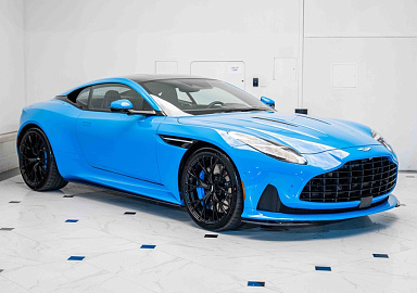 Aston Martin 1:18 Aston Martin DBS 770 Ultimate (elwood blue) 70238