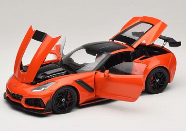 Chevrolet 1:18 Chevrolet Corvette C7 ZR1 Coupe - 2019 (orange met / black) U18RDC001
